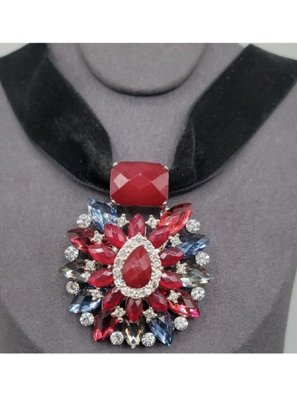 Vintage Cosmo Pendant Choker Necklace Multi Color Rhinestones Black Velvet 16"